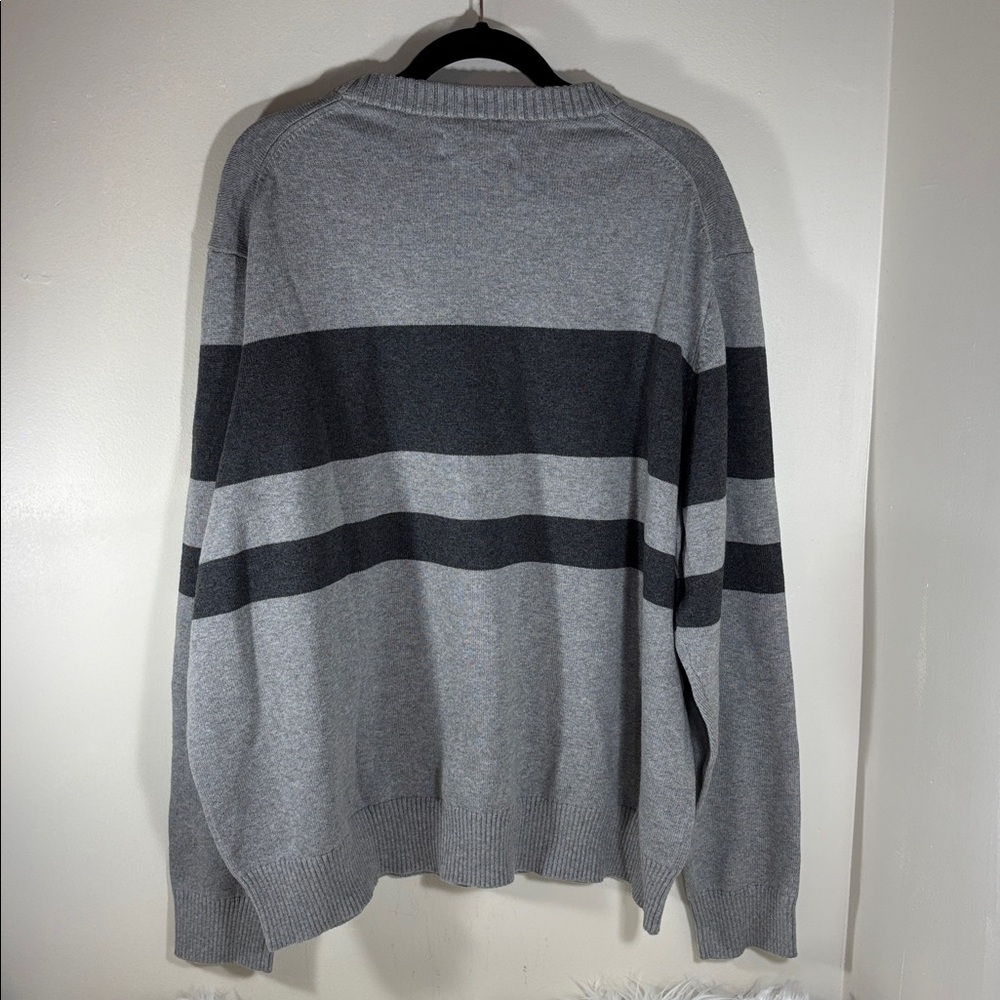 NWT Duluth Trading Co Men's Crewneck Sweater in Gray and Black - Picture 2 of 6